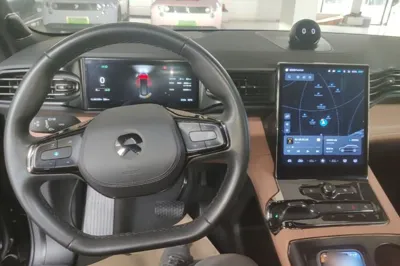 Nio ES8