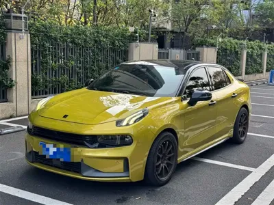 Lynk & Co 03