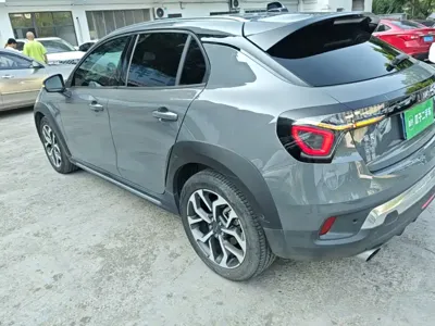 Lynk & Co 02