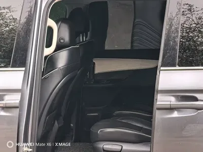 Roewe iMAX8
