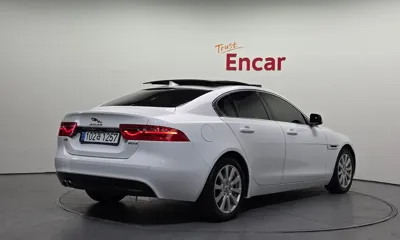 Jaguar XE