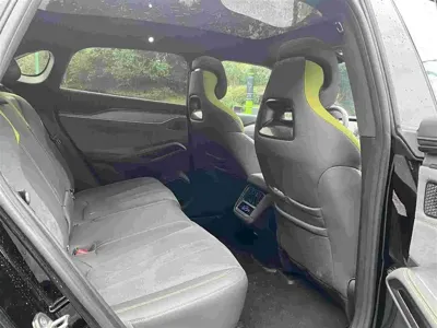 BYD L EV