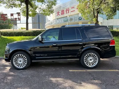 Lincoln Navigator
