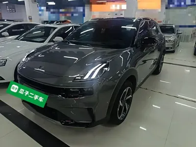 Lynk & Co 06