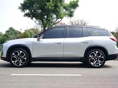 Nio ES8