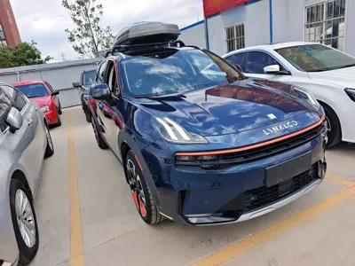 Lynk & Co 06