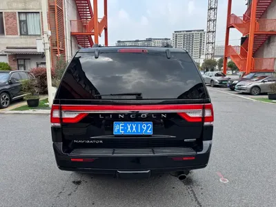 Lincoln Navigator