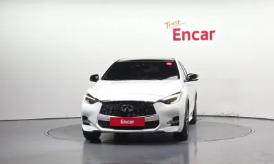Infiniti Q30