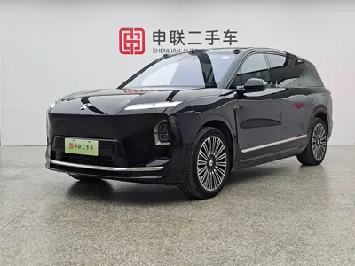 Nio ES8