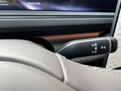 Nio ES8