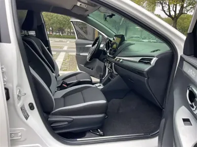 Toyota Yaris L