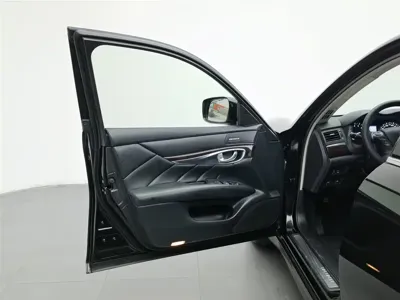 Infiniti Q70
