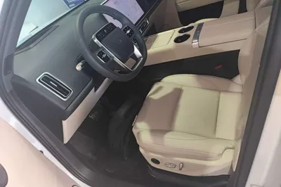 Li Auto L6