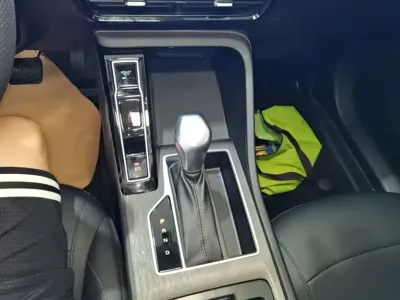 Roewe i5