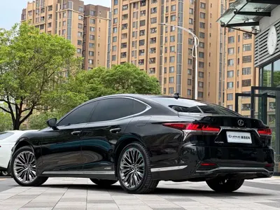 Lexus LS