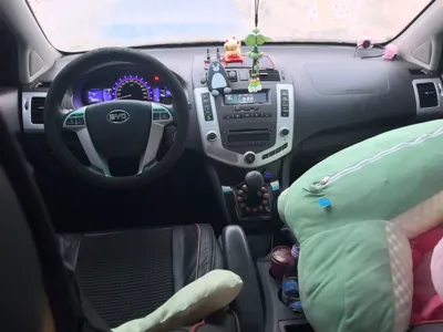 BYD S6