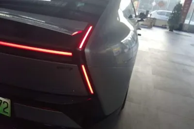 Xpeng P7