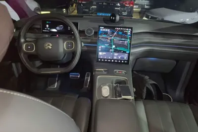 Nio ES8