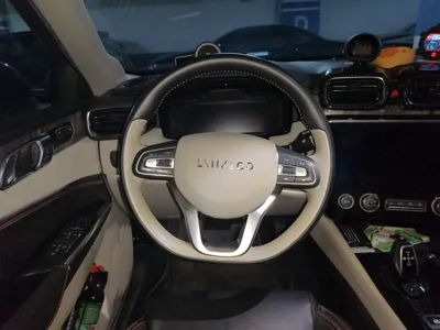Lynk & Co 02