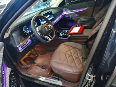 BMW i7