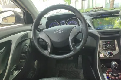 Hyundai Elantra (5th Generation