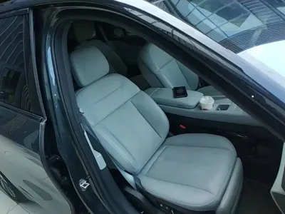 Nio ES8
