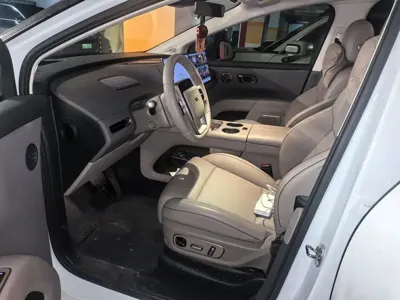 Li Auto 理想i8