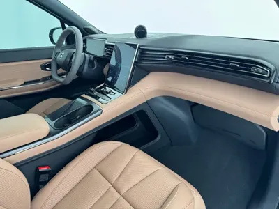 Nio ES8