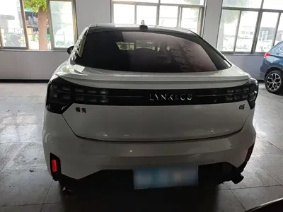 Lynk & Co 05