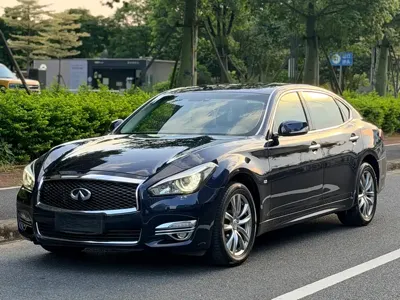 Infiniti Q70