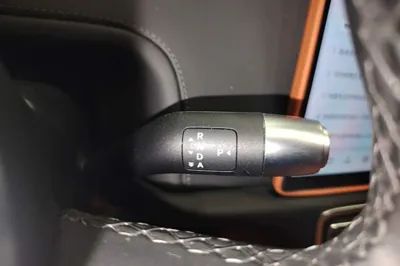 Li Auto L6