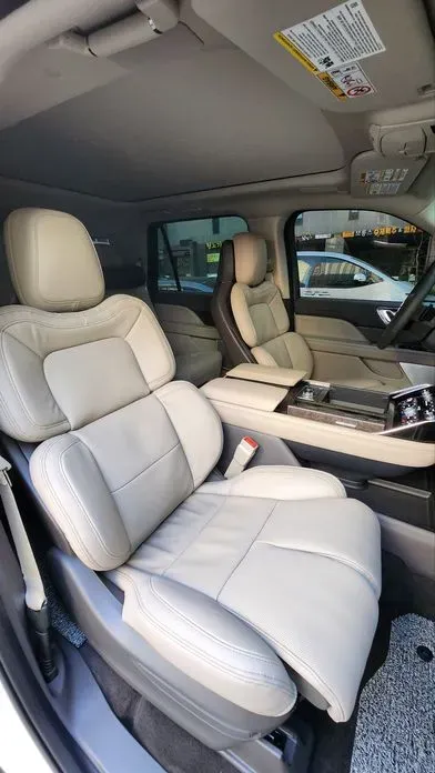 Lincoln Navigator