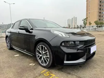 Lynk & Co 03