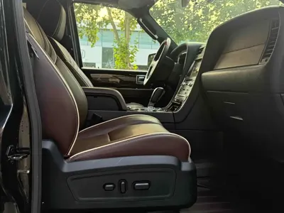 Lincoln Navigator