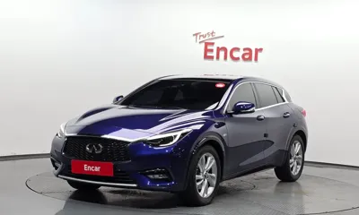 Infiniti Q30