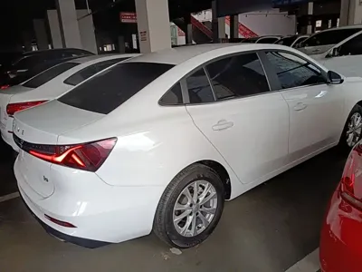 Roewe i5