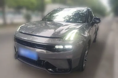 Lynk & Co 06