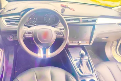 Roewe i5