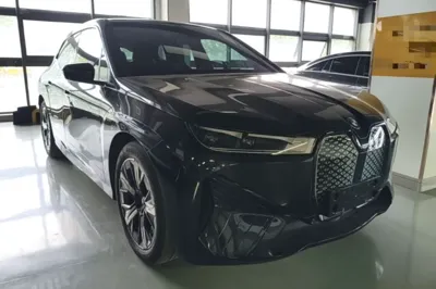 BMW iX