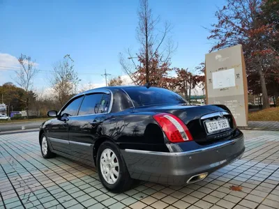 Kia Opirus