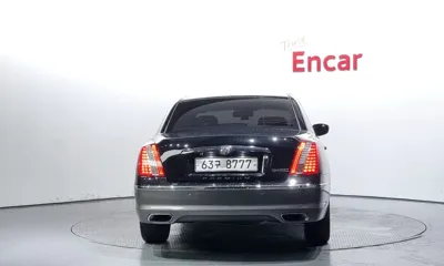 Kia Opirus