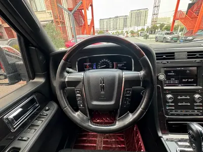 Lincoln Navigator