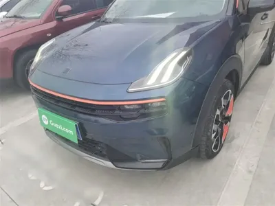 Lynk & Co 06