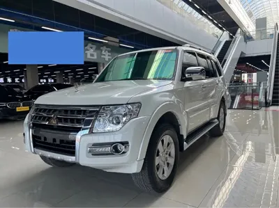 Mitsubishi Pajero (Import)