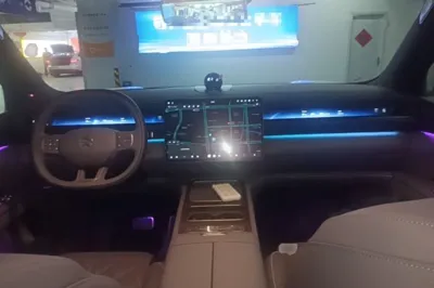 Nio ES8