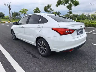 Chery Arrizo 5