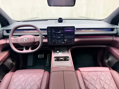 Nio ES8