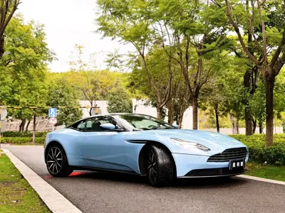 Aston Martin DB11
