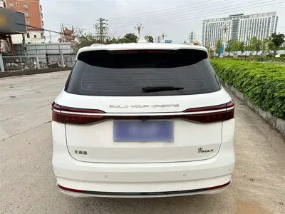 BYD MAX