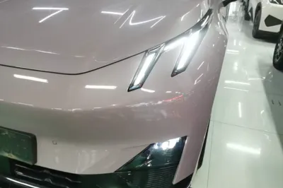 Lynk & Co Z20